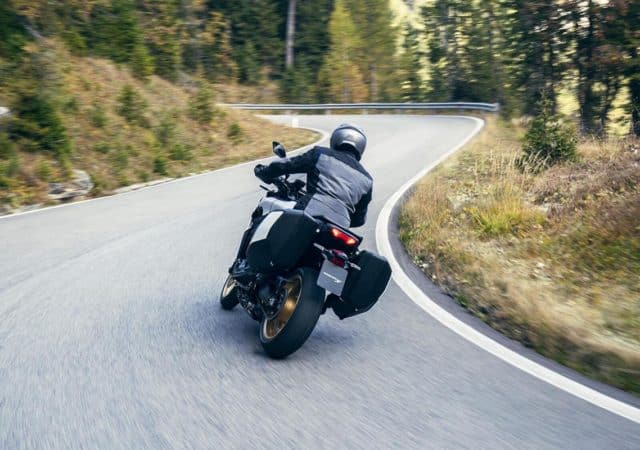 Evitar el sueño viajando en moto