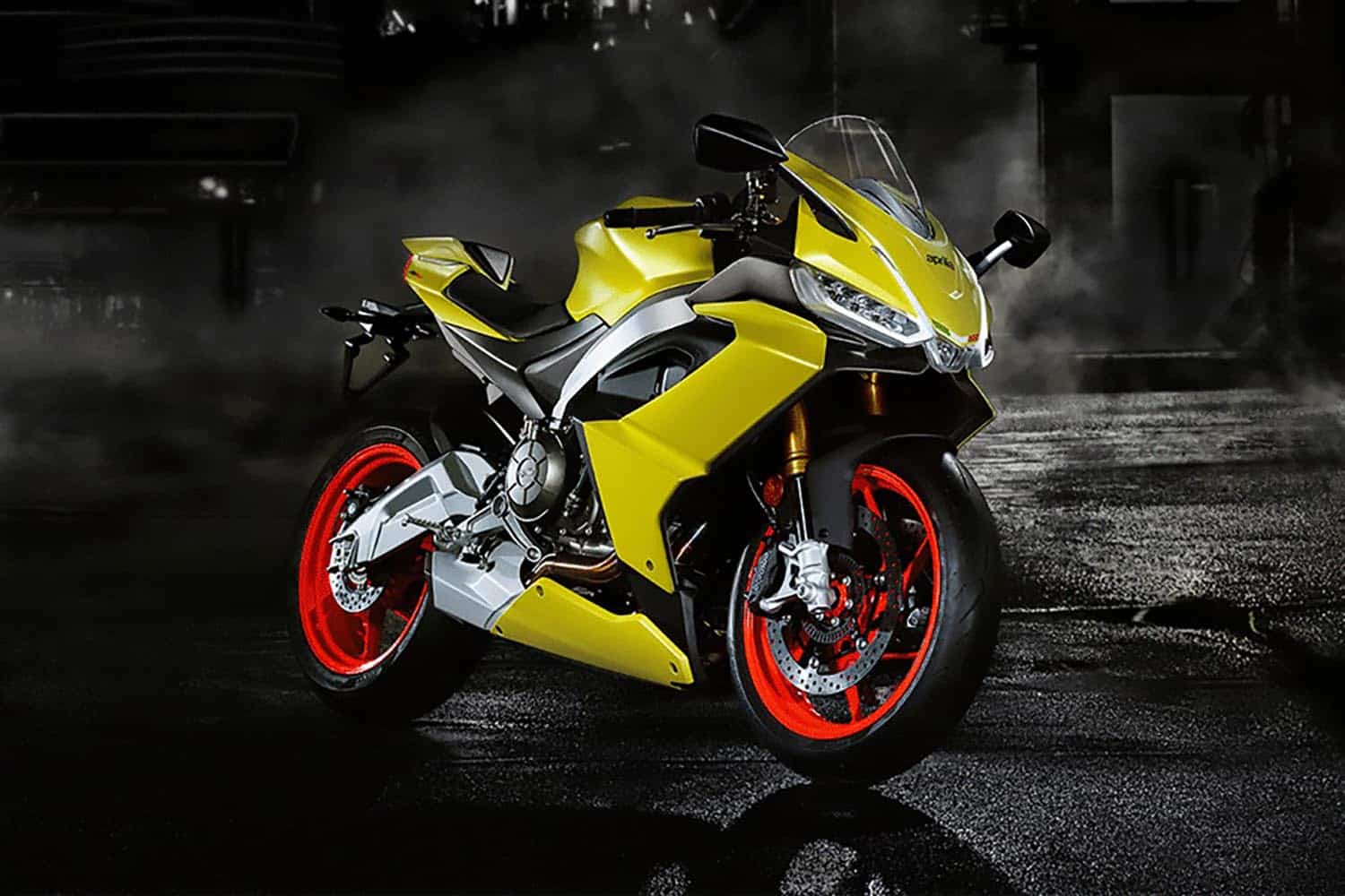 Aprilia RS 660 2023 frontal y lateral