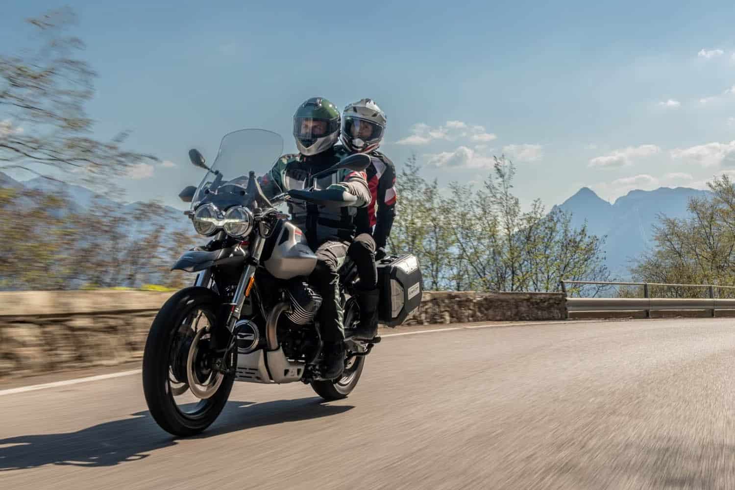 La Moto Guzzi V 85 TT 2024 trae una nueva IMU de 6 ejes que gestiona su electrónica