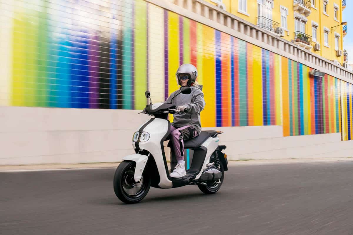 La Yamaha NEO´s 2024 puede alcanzar los 68 km de autonomía